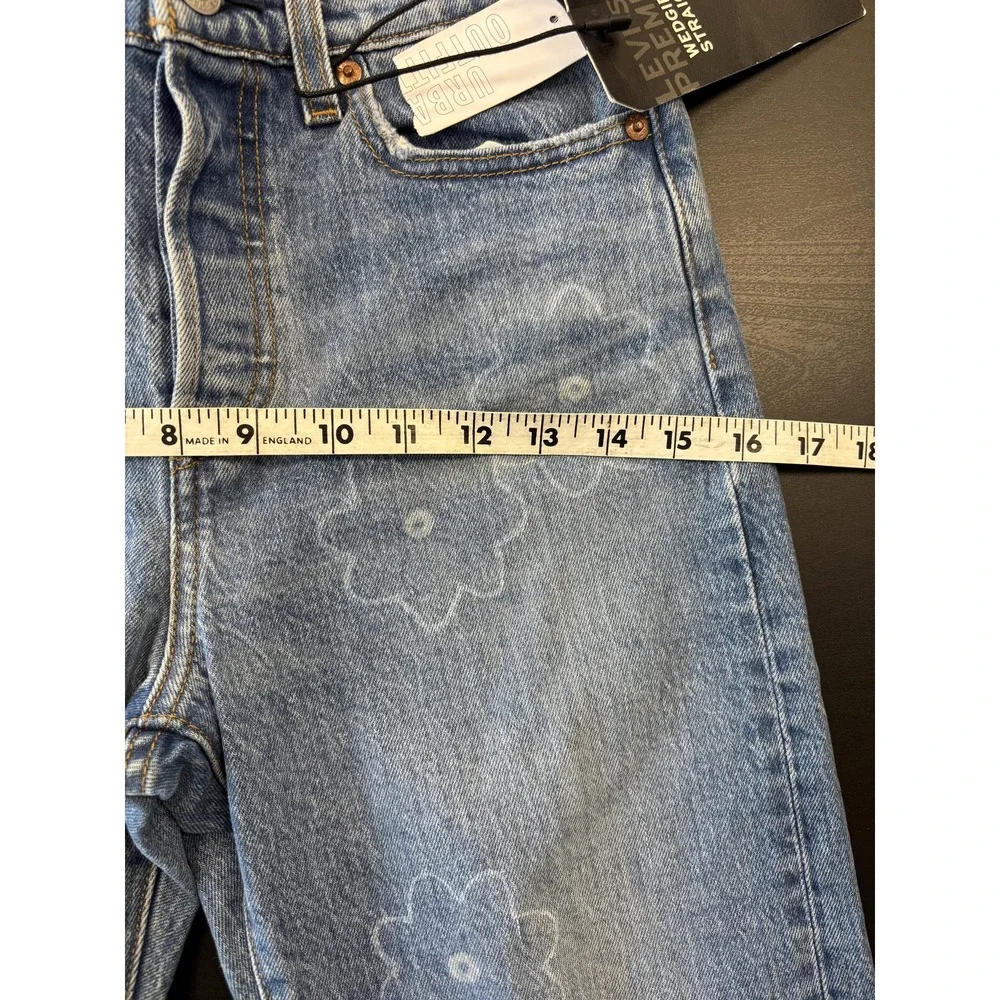Levis Premium Jeans Womens 26 Blue Wedgie Straight‎ Floral Distressed High Rise